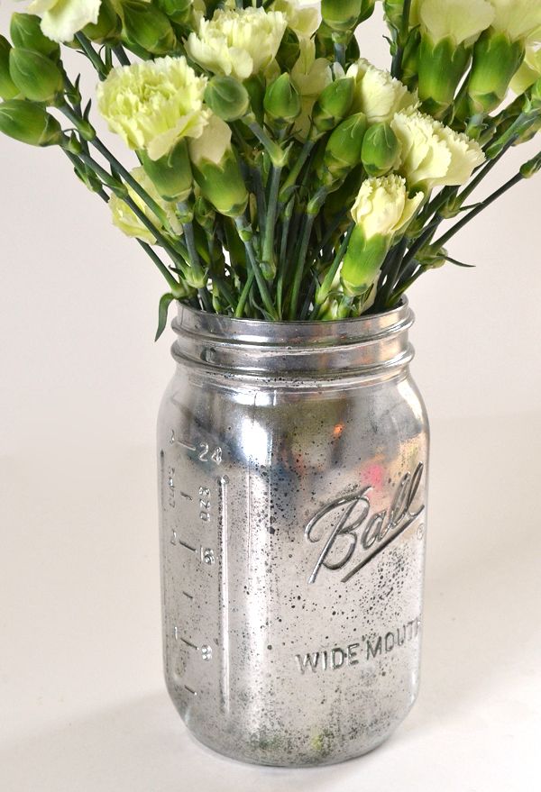 The only thing that could make a Ball mason jar a cuter vase is a quick faux Mer...