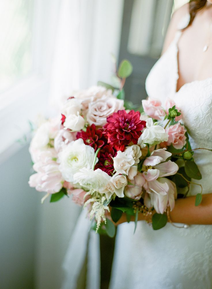 Floral Design: Passion Roots - www.stylemepretty... Photography: Aria Studios - ...