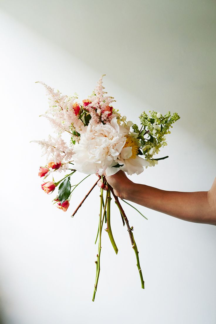 Easy flower arranging tips for the perfect DIY wedding bouquet