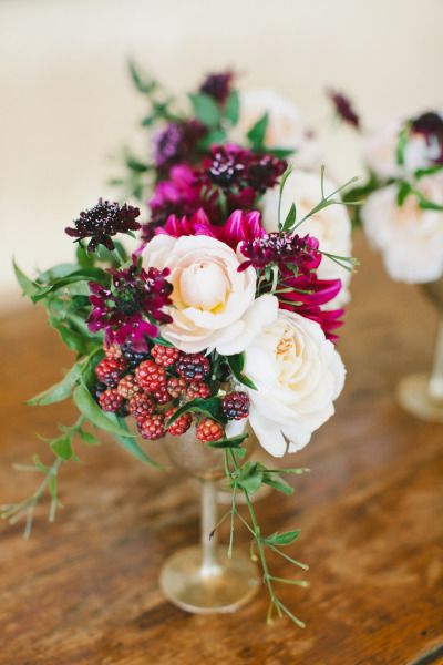 Berry hues: www.stylemepretty... | Photography: Onelove - www.onelove-photo...