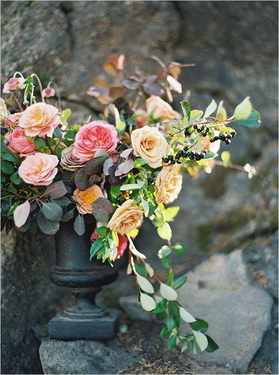 rose floral arrangement | nature inspired wedding | wedding centerpiece | #weddi...