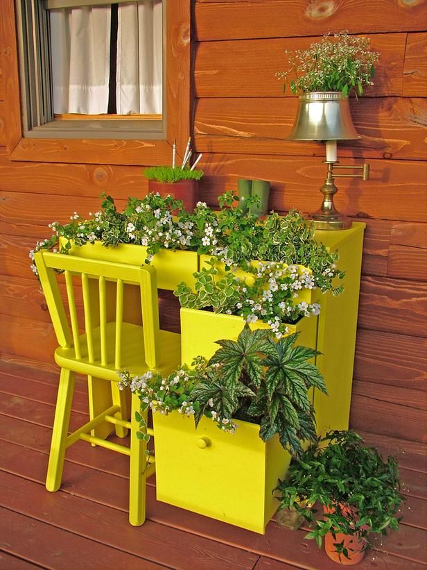 Stunning Low-Budget Container Gardens
